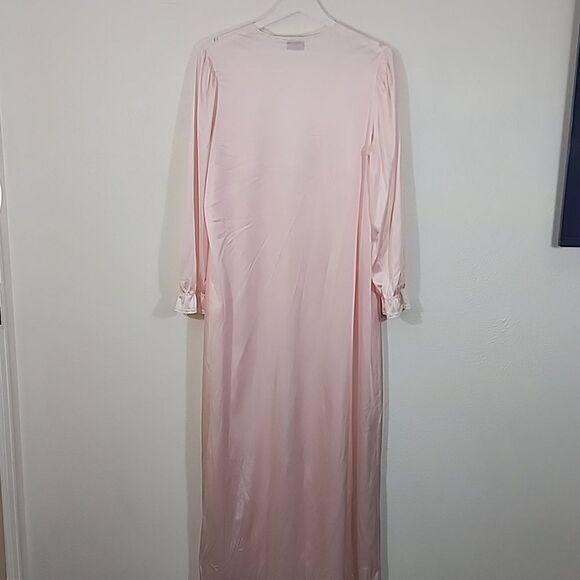 Vanity Fair soft pink and lace with flower details long robe size L - Picture 3 of 9